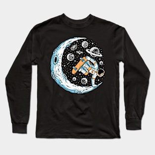 Astronaut Skateboarding on Moon Design Long Sleeve T-Shirt